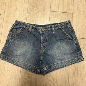 AE size 4 denim shorts 100% cotton